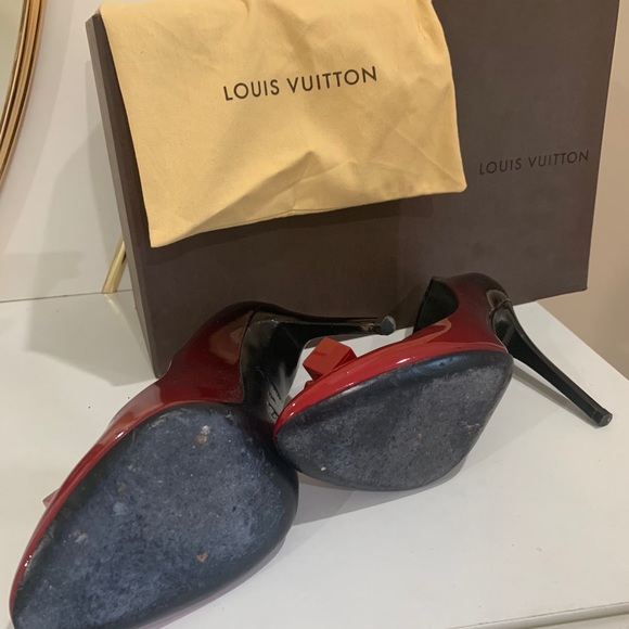 Louis Vuitton red to black ombré dice heels - Picture 4 of 6